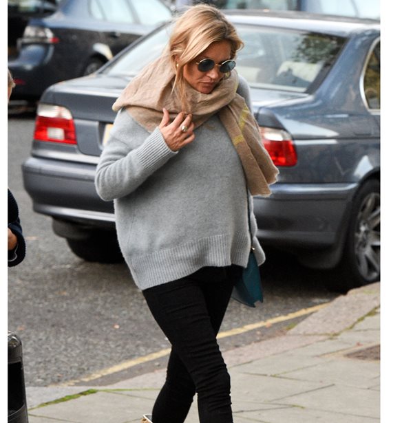 Kate Moss: &#x392;&#x3C1;&#x3AE;&#x3BA;&#x3B1;&#x3BC;&#x3B5; &#x3C4;&#x3B9;&#x3C2; &#x3BC;&#x3C0;&#x3CC;&#x3C4;&#x3B5;&#x3C2; &#x3C4;&#x3B7;&#x3C2; &#x3C3;&#x3C4;&#x3B7;&#x3BD; &#x3BF;&#x3B9;&#x3BA;&#x3BF;&#x3BD;&#x3BF;&#x3BC;&#x3B9;&#x3BA;&#x3AE; &#x3B5;&#x3BA;&#x3B4;&#x3BF;&#x3C7;&#x3AE; &#x3C4;&#x3BF;&#x3C5;&#x3C2;