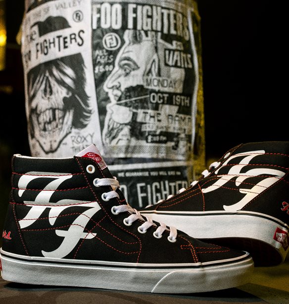 Vans &amp; Foo Fighters &#x3B3;&#x3B9;&#x3BF;&#x3C1;&#x3C4;&#x3AC;&#x3B6;&#x3BF;&#x3C5;&#x3BD; &#x3C4;&#x3B7;&#x3BD; 25&#x3B7; &#x3B5;&#x3C0;&#x3AD;&#x3C4;&#x3B5;&#x3B9;&#x3BF; &#x3C4;&#x3BF;&#x3C5; &#x3BA;&#x3BB;&#x3B1;&#x3C3;&#x3B9;&#x3BA;&#x3BF;&#x3CD; &#x3BD;&#x3C4;&#x3B5;&#x3BC;&#x3C0;&#x3BF;&#x3CD;&#x3C4;&#x3BF;&#x3C5; &#x3AC;&#x3BB;&#x3BC;&#x3C0;&#x3BF;&#x3C5;&#x3BC; &#x3C4;&#x3B7;&#x3C2; &#x3BC;&#x3C0;&#x3AC;&#x3BD;&#x3C4;&#x3B1;&#x3C2;