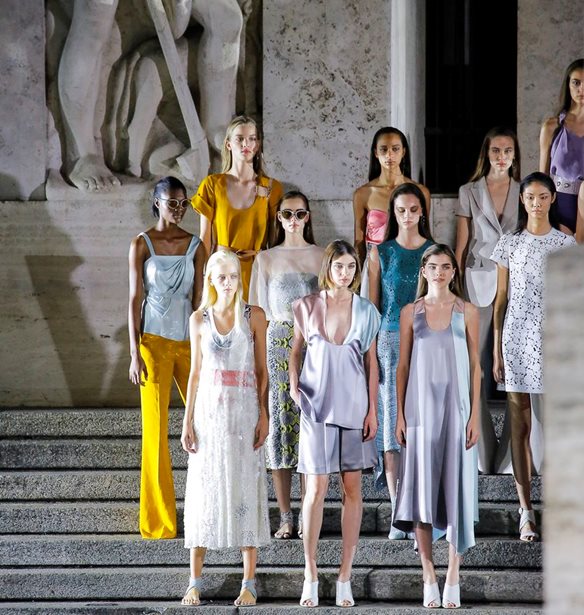 Salvatore Ferragamo: Ο διάσημος οίκος έστησε ένα show κάτω από τα αστέρια