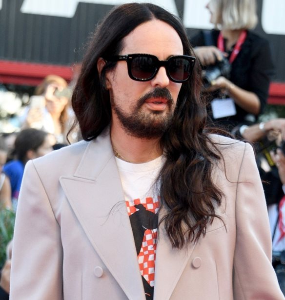 Alessandro Michele | &#x39A;&#x3B1;&#x3C4;&#x3B1;&#x3C1;&#x3B3;&#x3B5;&#x3AF; &#x3C4;&#x3B1; &#x3B1;&#x3BD;&#x3B4;&#x3C1;&#x3B9;&#x3BA;&#x3AC; shows &#x3BA;&#x3B1;&#x3B9; &#x3C4;&#x3B7;&#x3BD; &#x3B1;&#x3BD;&#x3BF;&#x3B9;&#x3BE;&#x3B9;&#x3AC;&#x3C4;&#x3B9;&#x3BA;&#x3B7; couture &#x3C3;&#x3C5;&#x3BB;&#x3BB;&#x3BF;&#x3B3;&#x3AE;