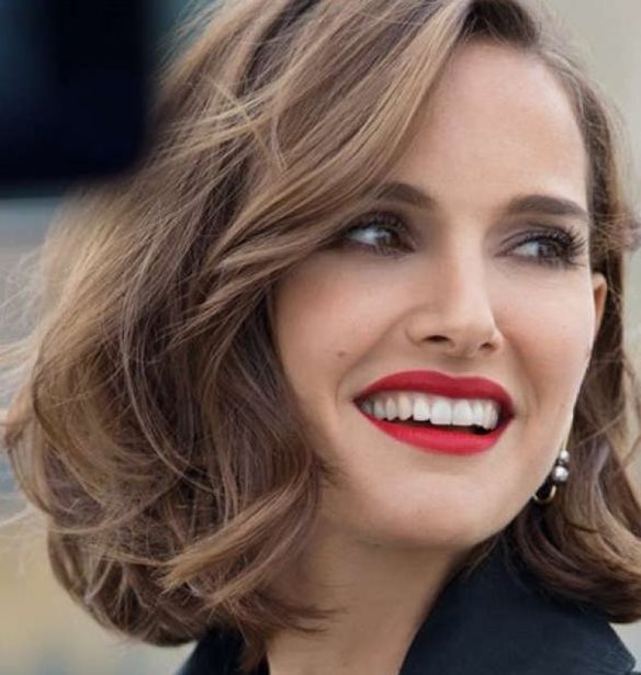 Natalie Portman: &#x394;&#x3B7;&#x3BB;&#x3CE;&#x3BD;&#x3B5;&#x3B9; &#x3C4;&#x3C5;&#x3C7;&#x3B5;&#x3C1;&#x3AE; &#x3C0;&#x3BF;&#x3C5; &#x3B4;&#x3B5;&#x3BD; &#x3C5;&#x3C0;&#x3AE;&#x3C1;&#x3C7;&#x3B5; Facebook &#x3CC;&#x3C4;&#x3B1;&#x3BD; &#x3C3;&#x3C0;&#x3BF;&#x3CD;&#x3B4;&#x3B1;&#x3B6;&#x3B5; &#x3C3;&#x3C4;&#x3BF; Harvard