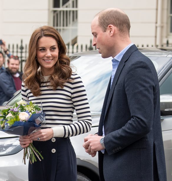 &#x397; Kate Middleton &#x3C6;&#x3CC;&#x3C1;&#x3B5;&#x3C3;&#x3B5; &#x3C4;&#x3BF; &#x3B1;&#x3B3;&#x3B1;&#x3C0;&#x3B7;&#x3BC;&#x3AD;&#x3BD;&#x3BF; &#x3C1;&#x3BF;&#x3CD;&#x3C7;&#x3BF; &#x3C4;&#x3C9;&#x3BD; &#x393;&#x3B1;&#x3BB;&#x3BB;&#x3AF;&#x3B4;&#x3C9;&#x3BD;