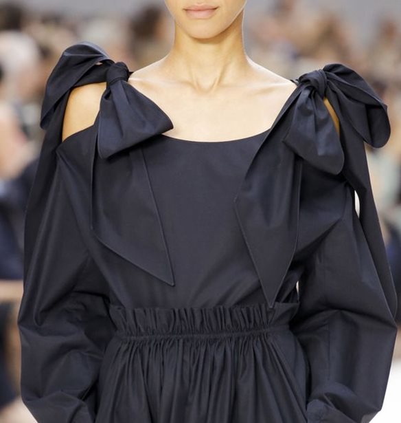 H creative director &#x3C4;&#x3B7;&#x3C2; Chlo&#xE9; &#xA0;&#x3B4;&#x3B9;&#x3B1;&#x3BA;&#x3CC;&#x3C0;&#x3C4;&#x3B5;&#x3B9; &#x3C4;&#x3B7; &#x3C3;&#x3C5;&#x3BD;&#x3B5;&#x3C1;&#x3B3;&#x3B1;&#x3C3;&#x3AF;&#x3B1; &#x3C4;&#x3B7;&#x3C2; &#x3BC;&#x3B5; &#x3C4;&#x3BF;&#x3BD; &#x3BF;&#x3AF;&#x3BA;&#x3BF;