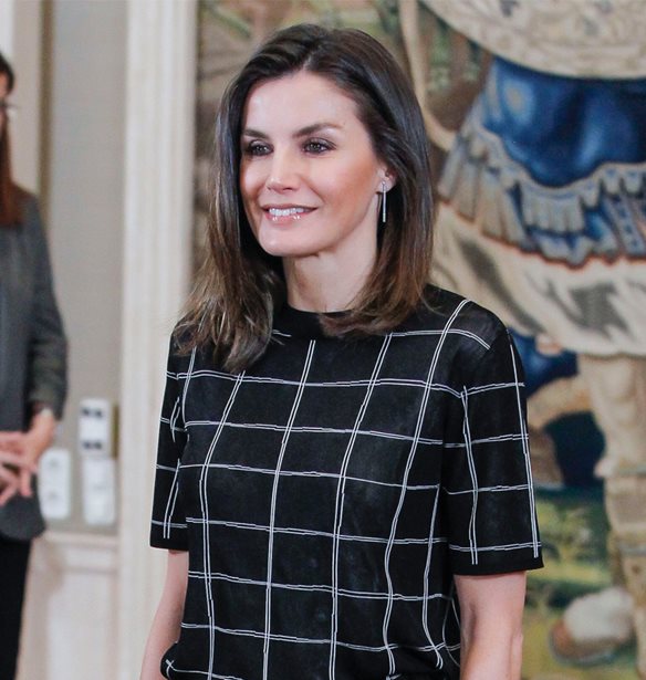 &#x397; &#x3B2;&#x3B1;&#x3C3;&#x3AF;&#x3BB;&#x3B9;&#x3C3;&#x3C3;&#x3B1; Letizia &#x3BC;&#x3AC;&#x3C2; &#x3B4;&#x3AF;&#x3BD;&#x3B5;&#x3B9; &#x3AD;&#x3BC;&#x3C0;&#x3BD;&#x3B5;&#x3C5;&#x3C3;&#x3B7; &#x3B3;&#x3B9;&#x3B1; &#x3C4;&#x3B1; office looks &#x3BC;&#x3B1;&#x3C2;