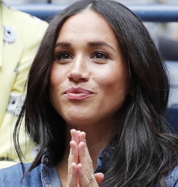 #HerVoice | H Meghan Markle &quot;&#x3B4;&#x3B1;&#x3BD;&#x3B5;&#x3AF;&#x3B6;&#x3B5;&#x3B9;&quot; &#x3C4;&#x3B7; &#x3C6;&#x3C9;&#x3BD;&#x3AE; &#x3C4;&#x3B7;&#x3C2; &#x3C3;&#x3B5; &#x3B2;&#x3AF;&#x3BD;&#x3C4;&#x3B5;&#x3BF; &#x3B3;&#x3B9;&#x3B1; &#x3C4;&#x3B7;&#x3BD; &#x397;&#x3BC;&#x3AD;&#x3C1;&#x3B1; &#x3C4;&#x3B7;&#x3C2; &#x393;&#x3C5;&#x3BD;&#x3B1;&#x3AF;&#x3BA;&#x3B1;&#x3C2;