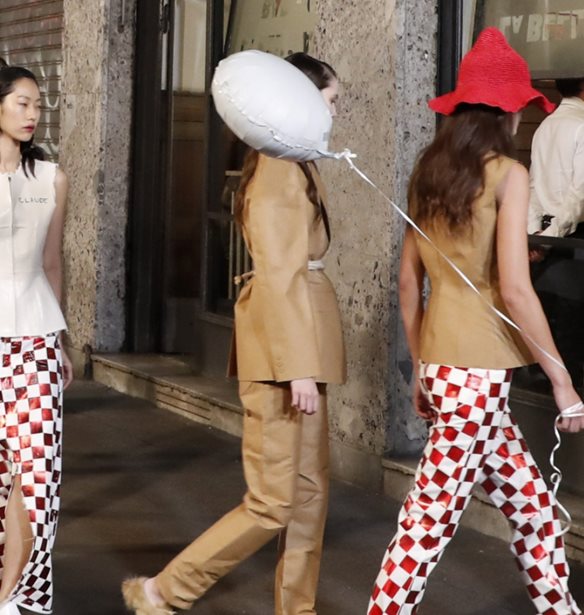 &#x3A3;&#x3C4;&#x3BF; Studio Avra &#x3B8;&#x3B1; &#x3B1;&#x3BD;&#x3B1;&#x3BA;&#x3B1;&#x3BB;&#x3CD;&#x3C8;&#x3B5;&#x3B9;&#x3C2; &#x3C4;&#x3B7; &#x3BD;&#x3AD;&#x3B1; &#x3C0;&#x3BF;&#x3BB;&#x3CD; &#x3B9;&#x3B4;&#x3B9;&#x3B1;&#x3AF;&#x3C4;&#x3B5;&#x3C1;&#x3B7; &#x3C3;&#x3C5;&#x3BB;&#x3BB;&#x3BF;&#x3B3;&#x3AE; &#x3B1;&#x3BE;&#x3B5;&#x3C3;&#x3BF;&#x3C5;&#x3AC;&#x3C1; MM6 Maision Margiela &#x3B3;&#x3B9;&#x3B1; &#x3C4;&#x3BF; &#x3BA;&#x3B1;&#x3BB;&#x3BF;&#x3BA;&#x3B1;&#x3AF;&#x3C1;&#x3B9;