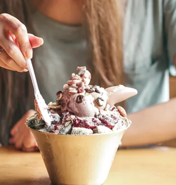 Τέσσερα σημάδια που αποκαλύπτουν ότι καταναλώνεις πολλή ζάχαρη