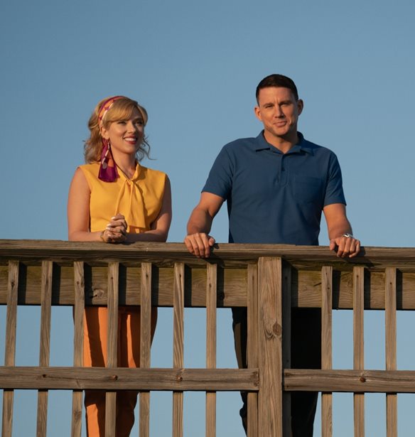 Greg Berlanti | &#x39F; &#x3C3;&#x3BA;&#x3B7;&#x3BD;&#x3BF;&#x3B8;&#x3AD;&#x3C4;&#x3B7;&#x3C2; &#x3C4;&#x3BF;&#x3C5; Fly Me To The Moon &#x3C3;&#x3C4;&#x3B7; Madame Figaro