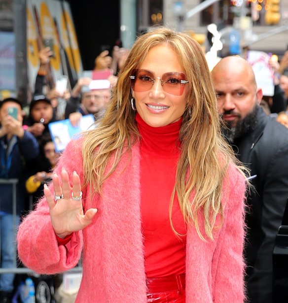 Jennifer Lopez | &#x39F;&#x3B9; &#x3B4;&#x3B9;&#x3B1;&#x3BA;&#x3BF;&#x3C0;&#x3AD;&#x3C2; &#x3C3;&#x3C4;&#x3BF; &#x3C7;&#x3B9;&#x3BF;&#x3BD;&#x3B9;&#x3C3;&#x3BC;&#x3AD;&#x3BD;&#x3BF; &#x386;&#x3C3;&#x3C0;&#x3B5;&#x3BD; &#x3BC;&#x3B5; &#x3C4;&#x3B7;&#x3BD; &#x3B1;&#x3B4;&#x3B5;&#x3BB;&#x3C6;&#x3AE; &#x3C4;&#x3B7;&#x3C2; &#x3BA;&#x3B1;&#x3B9; &#x3C4;&#x3B1; &#x3C0;&#x3B1;&#x3B9;&#x3B4;&#x3B9;&#x3AC; &#x3C4;&#x3BF;&#x3C5;&#x3C2;