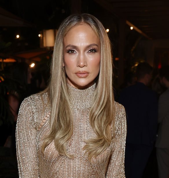 &#x395;&#x3BD;&#x3B8;&#x3BF;&#x3C5;&#x3C3;&#x3B9;&#x3B1;&#x3C3;&#x3BC;&#x3AD;&#x3BD;&#x3B7; &#x3B5;&#x3AF;&#x3BD;&#x3B1;&#x3B9; &#x3B7; Jennifer Lopez &#x3BC;&#x3B5; &#x3C4;&#x3B1; &#x3C3;&#x3C7;&#x3AD;&#x3B4;&#x3B9;&#x3AC; &#x3C4;&#x3B7;&#x3C2; &#x3B3;&#x3B9;&#x3B1; &#x3C4;&#x3BF; &#x3C0;&#x3C1;&#x3CE;&#x3C4;&#x3BF; &#x3BA;&#x3B1;&#x3BB;&#x3BF;&#x3BA;&#x3B1;&#x3AF;&#x3C1;&#x3B9; &#x3BC;&#x3B5;&#x3C4;&#x3AC; &#x3C4;&#x3BF; &#x3B4;&#x3B9;&#x3B1;&#x3B6;&#x3CD;&#x3B3;&#x3B9;&#x3BF;