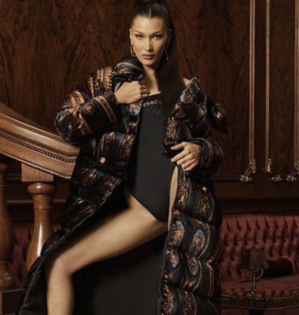 Kith X Versace | H &#x3BD;&#x3AD;&#x3B1; &#x3BA;&#x3B1;&#x3BC;&#x3C0;&#x3AC;&#x3BD;&#x3B9;&#x3B1; &#x3C0;&#x3BF;&#x3C5; &#x3BB;&#x3AC;&#x3C4;&#x3C1;&#x3B5;&#x3C8;&#x3B1;&#x3BD; &#x3BF;&#x3B9; fashionistas