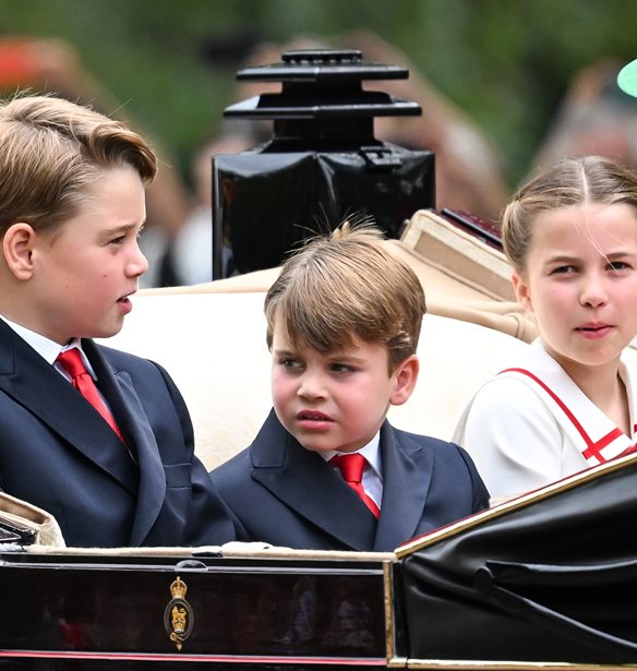 Trooping The Colour | &#x3A4;&#x3B1; &#x3C0;&#x3B1;&#x3B9;&#x3B4;&#x3B9;&#x3AC; &#x3C4;&#x3BF;&#x3C5; William &#x3BA;&#x3B1;&#x3B9; &#x3C4;&#x3B7;&#x3C2; Kate &#x3BA;&#x3BB;&#x3AD;&#x3B2;&#x3BF;&#x3C5;&#x3BD; &#x3BE;&#x3B1;&#x3BD;&#x3AC; &#x3C4;&#x3B7;&#x3BD; &#x3C0;&#x3B1;&#x3C1;&#x3B1;&#x3C3;&#x3C4;&#x3B1;&#x3C3;&#x3B7;