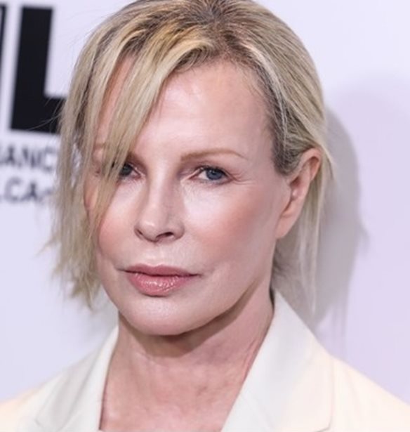 Kim Basinger | &#x397; &#x3C0;&#x3AC;&#x3BB;&#x3B7; &#x3BC;&#x3B5; &#x3C4;&#x3B7;&#x3BD; &#x3BA;&#x3B1;&#x3C4;&#x3AC;&#x3B8;&#x3BB;&#x3B9;&#x3C8;&#x3B7;, &#x3BF;&#x3B9; &#x3C4;&#x3C1;&#x3B9;&#x3BA;&#x3C5;&#x3BC;&#x3B9;&#x3CE;&#x3B4;&#x3B5;&#x3B9;&#x3C2; &#x3C3;&#x3C7;&#x3AD;&#x3C3;&#x3B5;&#x3B9;&#x3C2; &#x3BA;&#x3B1;&#x3B9; &#x3B5;&#x3BA;&#x3B5;&#x3AF;&#x3BD;&#x3B7; &#x3B7; &#x3C7;&#x3AC;&#x3C1;&#x3B7; &#x3C0;&#x3BF;&#x3C5; &#x3B5;&#x3AF;&#x3C7;&#x3B5; &#x3B6;&#x3B7;&#x3C4;&#x3AE;&#x3C3;&#x3B5;&#x3B9; &#x3C3;&#x3C4;&#x3BF;&#x3BD; &#x3C0;&#x3C1;&#x3CE;&#x3C4;&#x3BF; &#x3C4;&#x3B7;&#x3C2; &#x3C3;&#x3CD;&#x3B6;&#x3C5;&#x3B3;&#x3BF;