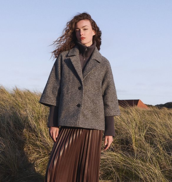 H Tom Tailor &#x3C0;&#x3B1;&#x3C1;&#x3BF;&#x3C5;&#x3C3;&#x3B9;&#x3AC;&#x3B6;&#x3B5;&#x3B9; &#x3C4;&#x3B7; &#x3BD;&#x3AD;&#x3B1; &#x3C3;&#x3C5;&#x3BB;&#x3BB;&#x3BF;&#x3B3;&#x3AE; &#x3A6;&#x3B8;&#x3B9;&#x3BD;&#x3CC;&#x3C0;&#x3C9;&#x3C1;&#x3BF;/&#x3A7;&#x3B5;&#x3B9;&#x3BC;&#x3CE;&#x3BD;&#x3B1;&#x3C2; 2025