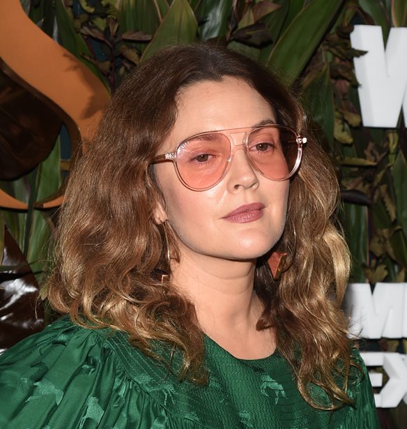 Drew Barrymore | &#x3A0;&#x3BF;&#x3B6;&#x3AC;&#x3C1;&#x3B5;&#x3B9; &#x3C7;&#x3C9;&#x3C1;&#x3AF;&#x3C2; &#x3BC;&#x3B1;&#x3BA;&#x3B9;&#x3B3;&#x3B9;&#x3AC;&#x3B6; &#x3B3;&#x3B9;&#x3B1; &#x3C4;&#x3B1; 47&#x3B1; &#x3B3;&#x3B5;&#x3BD;&#x3AD;&#x3B8;&#x3BB;&#x3B9;&#x3AC; &#x3C4;&#x3B7;&#x3C2;