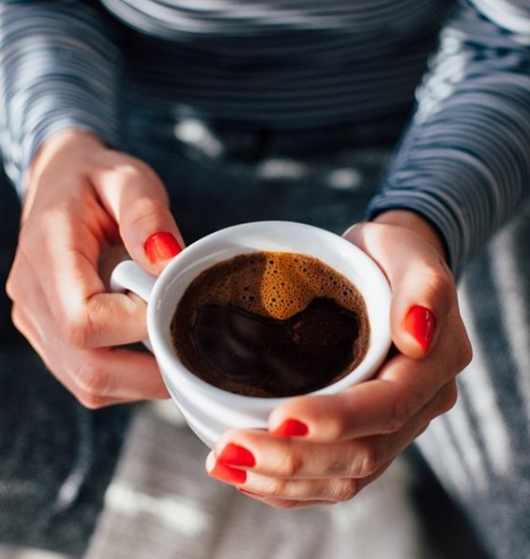 Πότε πρέπει να πιεις καφέ για ενέργεια; Μάθε ακριβώς πόσο και πότε!