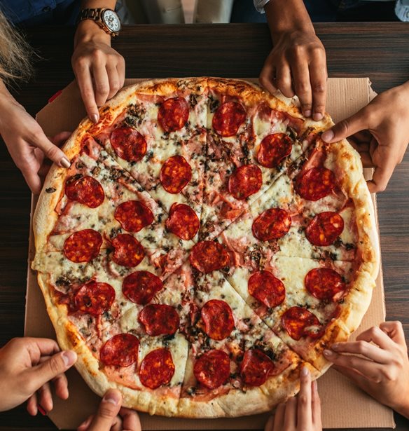 5 Pizza Masters &#x3B1;&#x3C0;&#x3BF;&#x3BA;&#x3B1;&#x3BB;&#x3CD;&#x3C0;&#x3C4;&#x3BF;&#x3C5;&#x3BD; &#x3CC;&#x3BB;&#x3B1; &#x3CC;&#x3C3;&#x3B1; &#x3C0;&#x3C1;&#x3AD;&#x3C0;&#x3B5;&#x3B9; &#x3BD;&#x3B1; &#x3B3;&#x3BD;&#x3C9;&#x3C1;&#x3AF;&#x3B6;&#x3B5;&#x3B9;&#x3C2; &#x3B3;&#x3B9;&#x3B1; &#x3C4;&#x3B7;&#x3BD; &#x3C0;&#x3AF;&#x3C4;&#x3C3;&#x3B1;