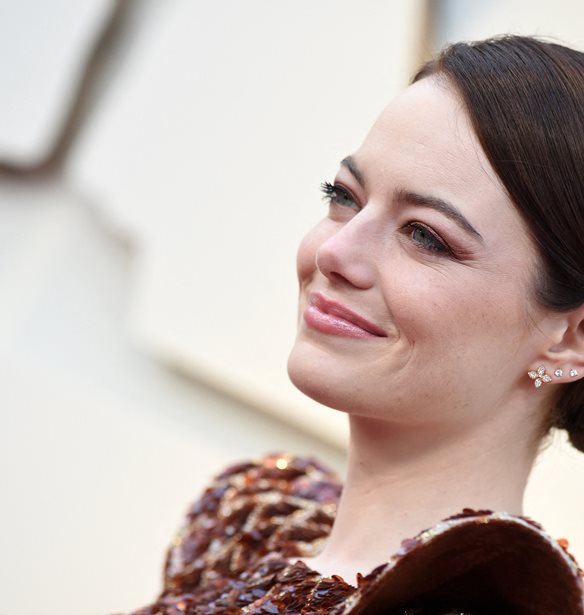 H Emma Stone &#x3B3;&#x3AD;&#x3BD;&#x3BD;&#x3B7;&#x3C3;&#x3B5;