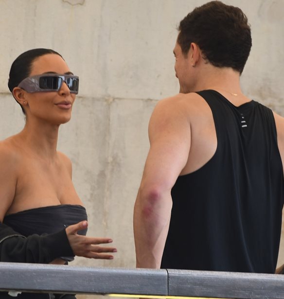 Solo &#x3C3;&#x3C4;&#x3B7; &#x392;&#x3B5;&#x3BD;&#x3B5;&#x3C4;&#x3AF;&#x3B1; o Orlando Bloom  | &#x397; hot &#x3C3;&#x3C5;&#x3BD;&#x3AC;&#x3BD;&#x3C4;&#x3B7;&#x3C3;&#x3B7; &#x3BC;&#x3B5; &#x3C4;&#x3B7;&#x3BD; Kim Kardashian