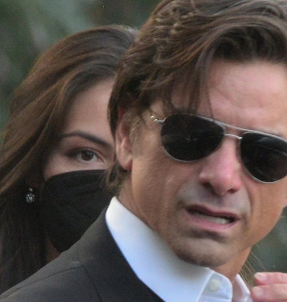 &#x397; &#x3AC;&#x3BB;&#x3BB;&#x3B7; &#x3C0;&#x3BB;&#x3B5;&#x3C5;&#x3C1;&#x3AC; &#x3C4;&#x3C9;&#x3BD; 60 | &#x39F; John Stamos &#x3C0;&#x3BF;&#x3B6;&#x3AC;&#x3C1;&#x3B5;&#x3B9; &#x3B3;&#x3C5;&#x3BC;&#x3BD;&#x3CC;&#x3C2; &#x3C3;&#x3C4;&#x3BF; &#x3BD;&#x3C4;&#x3BF;&#x3C5;&#x3C2; &#x3BA;&#x3B1;&#x3B9; &#x3C4;&#x3C1;&#x3B5;&#x3BB;&#x3B1;&#x3AF;&#x3BD;&#x3B5;&#x3B9; &#x3C4;&#x3BF;&#x3C5;&#x3C2; fans &#x3C4;&#x3BF;&#x3C5;