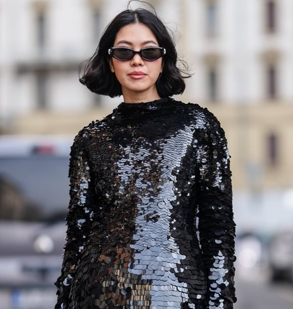 5 λόγοι που θα σε πείσουν να φορέσεις ένα κομψό μαύρο φόρεμα στις γιορτές