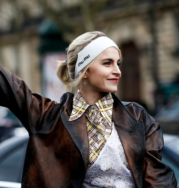 &#x3A4;&#x3C1;&#x3AF;&#x3B1; &#x3BA;&#x3BF;&#x3B9;&#x3BD;&#x3AC; &#x3C7;&#x3B1;&#x3C1;&#x3B1;&#x3BA;&#x3C4;&#x3B7;&#x3C1;&#x3B9;&#x3C3;&#x3C4;&#x3B9;&#x3BA;&#x3AC; &#x3C0;&#x3BF;&#x3C5; &#x3B4;&#x3B5;&#x3BD; &#x3C3;&#x3B5; &#x3BA;&#x3AC;&#x3BD;&#x3BF;&#x3C5;&#x3BD; &#x3B5;&#x3BB;&#x3BA;&#x3C5;&#x3C3;&#x3C4;&#x3B9;&#x3BA;&#x3AE; &#x3C3;&#x3CD;&#x3BC;&#x3C6;&#x3C9;&#x3BD;&#x3B1; &#x3BC;&#x3B5; &#x3C4;&#x3B7;&#x3BD; &#x3B5;&#x3C0;&#x3B9;&#x3C3;&#x3C4;&#x3AE;&#x3BC;&#x3B7;