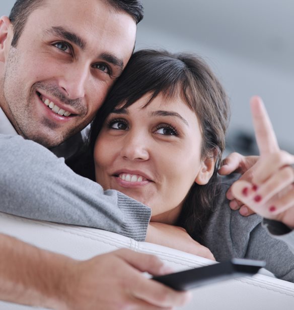 &#x397; COSMOTE TV &#x3C0;&#x3C1;&#x3BF;&#x3C3;&#x3C6;&#x3AD;&#x3C1;&#x3B5;&#x3B9; &#x3BD;&#x3AD;&#x3B1; &#x3B5;&#x3C5;&#x3AD;&#x3BB;&#x3B9;&#x3BA;&#x3C4;&#x3B1; &#x3C0;&#x3B1;&#x3BA;&#x3AD;&#x3C4;&#x3B1; &#x3C7;&#x3C9;&#x3C1;&#x3AF;&#x3C2; &#x3B4;&#x3B5;&#x3C5;&#x3C3;&#x3BC;&#x3B5;&#x3CD;&#x3C3;&#x3B5;&#x3B9;&#x3C2; &#x3BA;&#x3B1;&#x3B9; &#x3B1;&#x3C0;&#x3CC; &#x3CC;&#x3BB;&#x3B1; &#x3C4;&#x3B1; &#x3B4;&#x3AF;&#x3BA;&#x3C4;&#x3C5;&#x3B1;