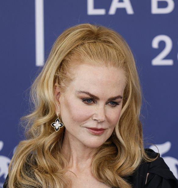 Nicole Kidman | &#x3A0;&#x3AD;&#x3B8;&#x3B1;&#x3BD;&#x3B5; &#x3B7; &#x3BC;&#x3B7;&#x3C4;&#x3AD;&#x3C1;&#x3B1; &#x3C4;&#x3B7;&#x3C2;, &#x3BB;&#x3AF;&#x3B3;&#x3BF; &#x3C0;&#x3C1;&#x3B9;&#x3BD; &#x3C0;&#x3B1;&#x3C1;&#x3B1;&#x3BB;&#x3AC;&#x3B2;&#x3B5;&#x3B9; &#x3AD;&#x3BD;&#x3B1; &#x3B1;&#x3C0;&#x3CC; &#x3C4;&#x3B1; &#x3C3;&#x3B7;&#x3BC;&#x3B1;&#x3BD;&#x3C4;&#x3B9;&#x3BA;&#x3CC;&#x3C4;&#x3B5;&#x3C1;&#x3B1; &#x3B2;&#x3C1;&#x3B1;&#x3B2;&#x3B5;&#x3AF;&#x3B1; &#x3C4;&#x3BF;&#x3C5; 81&#x3BF;&#x3C5; &#x3A6;&#x3B5;&#x3C3;&#x3C4;&#x3B9;&#x3B2;&#x3AC;&#x3BB; &#x392;&#x3B5;&#x3BD;&#x3B5;&#x3C4;&#x3AF;&#x3B1;&#x3C2;