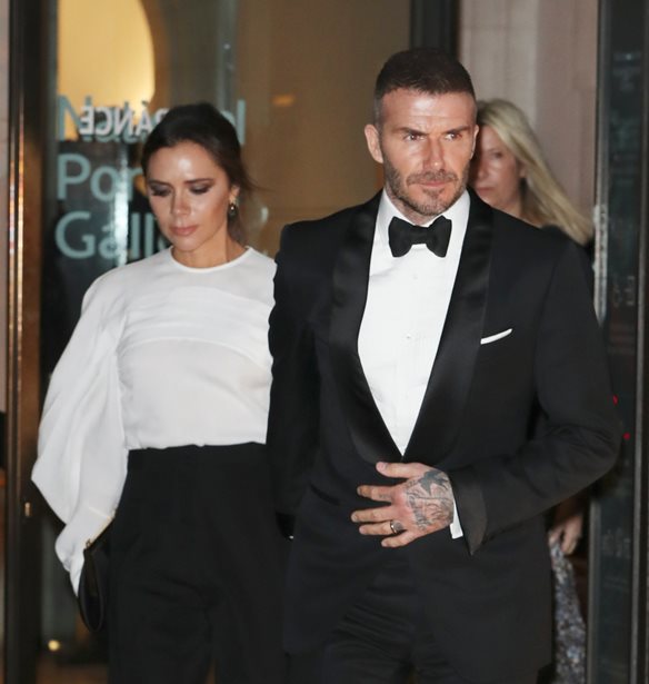 H Victoria &#x3BA;&#x3B1;&#x3B9; &#x3BF; David Beckham &#x3C7;&#x3BF;&#x3C1;&#x3B5;&#x3CD;&#x3BF;&#x3C5;&#x3BD; salsa &#x3BA;&#x3B1;&#x3B9; &#x3B5;&#x3AF;&#x3BD;&#x3B1;&#x3B9; &#x3C0;&#x3BF;&#x3BB;&#x3CD; &#x3BA;&#x3B1;&#x3BB;&#x3BF;&#x3AF;!