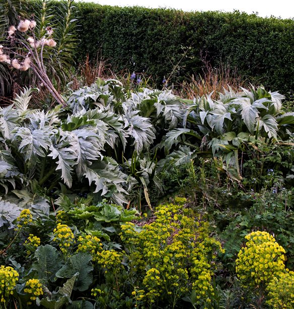 &#x39F; &#x3BF;&#x3AF;&#x3BA;&#x3BF;&#x3C2; Alexander McQueen &#x3C3;&#x3B5; &#x3BA;&#x3B1;&#x3BB;&#x3B5;&#x3AF; &#x3BD;&#x3B1; &#x3B5;&#x3BC;&#x3C0;&#x3BD;&#x3B5;&#x3C5;&#x3C3;&#x3C4;&#x3B5;&#x3AF;&#x3C2; &#x3B1;&#x3C0;&#x3CC; &#x3C4;&#x3B7; &#x3C6;&#x3CD;&#x3C3;&#x3B7;