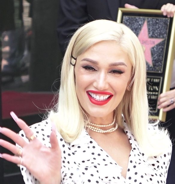 Gwen Stefani - Michelle Yeoh | &#x391;&#x3C0;&#x3BF;&#x3BA;&#x3C4;&#x3BF;&#x3CD;&#x3BD; &#x3C4;&#x3BF; &#x3B4;&#x3B9;&#x3BA;&#x3CC; &#x3C4;&#x3BF;&#x3C5;&#x3C2; &#x3B1;&#x3C3;&#x3C4;&#x3AD;&#x3C1;&#x3B9; &#x3C3;&#x3C4;&#x3B7;  &#x39B;&#x3B5;&#x3C9;&#x3C6;&#x3CC;&#x3C1;&#x3BF; &#x3C4;&#x3B7;&#x3C2; &#x394;&#x3CC;&#x3BE;&#x3B1;&#x3C2;