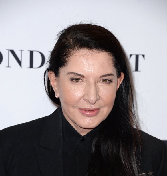 &quot;&#x3A0;&#x3B5;&#x3AF;&#x3C4;&#x3B5; &#x3C4;&#x3B1; &#x3C0;&#x3B1;&#x3C1;&#x3AC;&#x3C0;&#x3BF;&#x3BD;&#x3AC; &#x3C3;&#x3B1;&#x3C2; &#x3C3;&#x3B5; &#x3AD;&#x3BD;&#x3B1; &#x3B4;&#x3AD;&#x3BD;&#x3C4;&#x3C1;&#x3BF;&quot; &#x3C0;&#x3C1;&#x3BF;&#x3C4;&#x3C1;&#x3AD;&#x3C0;&#x3B5;&#x3B9; &#x3B7; Marina Abramovi&#x107;