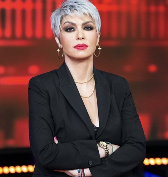 &#x39C;&#x3B1;&#x3C1;&#x3AF;&#x3B1; &#x39C;&#x3AC;&#x3C1;&#x3BA;&#x3BF;&#x3C5; | &#x3A4;&#x3B1; 5 &#x3C0;&#x3C4;&#x3C5;&#x3C7;&#x3AF;&#x3B1;, &#x3B7; &#x3B4;&#x3BF;&#x3C5;&#x3BB;&#x3B5;&#x3B9;&#x3AC; &#x3C3;&#x3C4;&#x3BF; &#x3A5;&#x3C0;&#x3BF;&#x3C5;&#x3C1;&#x3B3;&#x3B5;&#x3AF;&#x3BF;, &#x3BF;&#x3B9; 2 &#x3B3;&#x3AC;&#x3BC;&#x3BF;&#x3B9; &#x3BA;&#x3B1;&#x3B9; &#x3CC;&#x3C3;&#x3B1; &#x3B4;&#x3B5;&#x3BD; &#x3BE;&#x3AD;&#x3C1;&#x3B5;&#x3B9;&#x3C2; &#x3B3;&#x3B9;&#x3B1; &#x3C4;&#x3B7; &quot;&#x393;&#x3C5;&#x3BD;&#x3B1;&#x3AF;&#x3BA;&#x3B1; &#x3BC;&#x3B5; &#x3C4;&#x3B1; &#x3BC;&#x3B1;&#x3CD;&#x3C1;&#x3B1;&quot;