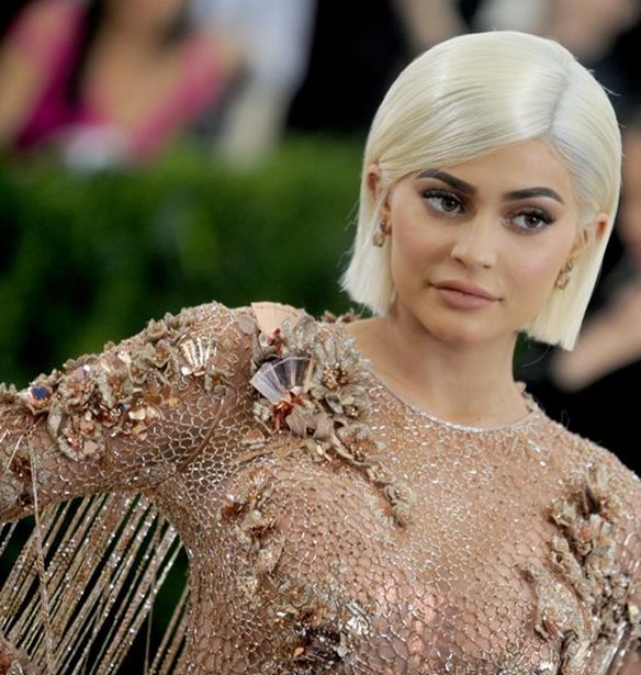 H Kylie Jenner &#x3B4;&#x3B7;&#x3BC;&#x3BF;&#x3C3;&#x3AF;&#x3B5;&#x3C5;&#x3C3;&#x3B5; &#x3C4;&#x3B7;&#x3BD; &#x3C0;&#x3B9;&#x3BF; &#x3B4;&#x3B7;&#x3BC;&#x3BF;&#x3C6;&#x3B9;&#x3BB;&#x3AE; selfie &#x3C4;&#x3BF;&#x3C5; &#x3C7;&#x3B8;&#x3B5;&#x3C3;&#x3B9;&#x3BD;&#x3BF;&#x3CD; Met Gala