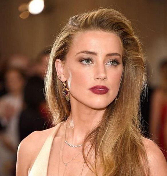 Amber Heard: &#x39C;&#x3B9;&#x3BB;&#x3AC;&#x3B5;&#x3B9; &#x3B1;&#x3BD;&#x3BF;&#x3B9;&#x3C7;&#x3C4;&#x3AC; &#x3B3;&#x3B9;&#x3B1; &#x3C4;&#x3B7; &#x3C3;&#x3B5;&#x3BE;&#x3BF;&#x3C5;&#x3B1;&#x3BB;&#x3B9;&#x3BA;&#x3CC;&#x3C4;&#x3B7;&#x3C4;&#x3AC; &#x3C4;&#x3B7;&#x3C2;
