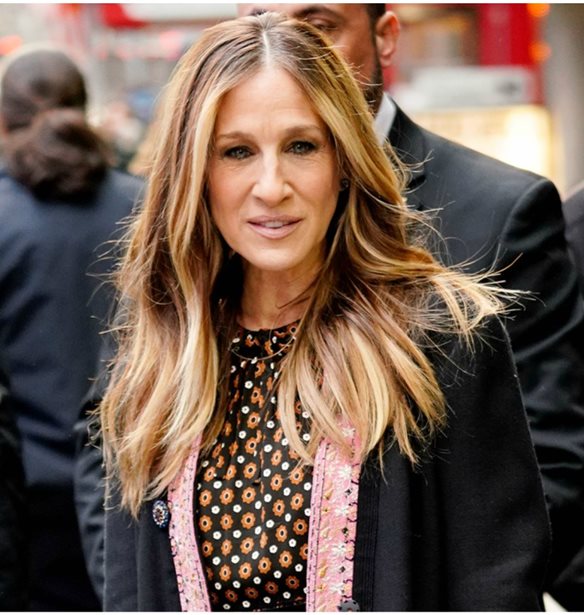 &#x397; &#x3C0;&#x3BF;&#x3BB;&#x3CD; &#x3C0;&#x3B9;&#x3BF; stylish &#x3B1;&#x3C0;&#x3AC;&#x3BD;&#x3C4;&#x3B7;&#x3C3;&#x3B7; &#x3C4;&#x3B7;&#x3C2; Sarah Jessica Parker &#x3C3;&#x3C4;&#x3BF; &#x3BA;&#x3BB;&#x3B1;&#x3C3;&#x3C3;&#x3B9;&#x3BA;&#x3CC; &#x3BC;&#x3B1;&#x3CD;&#x3C1;&#x3BF; &#x3BA;&#x3B1;&#x3BB;&#x3C3;&#x3CC;&#x3BD;