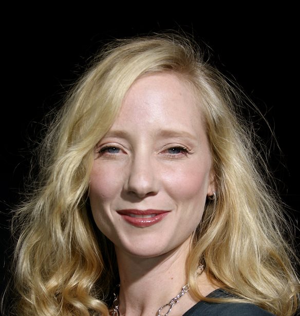 &#x3A0;&#x3AD;&#x3B8;&#x3B1;&#x3BD;&#x3B5; &#x3B7; Anne Heche - &#x3A4;&#x3B7;&#x3BD; &#x3AD;&#x3B2;&#x3B3;&#x3B1;&#x3BB;&#x3B1;&#x3BD; &#x3B1;&#x3C0;&#x3CC; &#x3C4;&#x3B7; &#x3BC;&#x3B7;&#x3C7;&#x3B1;&#x3BD;&#x3B9;&#x3BA;&#x3AE; &#x3C5;&#x3C0;&#x3BF;&#x3C3;&#x3C4;&#x3AE;&#x3C1;&#x3B9;&#x3BE;&#x3B7;