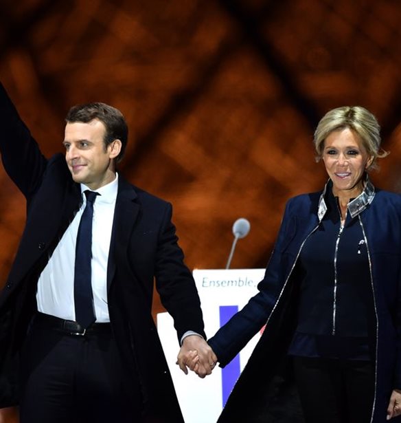 &#x395;mmanuel Macron: &#x3A4;&#x3B9; &#x3B1;&#x3C0;&#x3B1;&#x3BD;&#x3C4;&#x3AC; &#x3C3;&#x3B5; &#x3CC;&#x3C3;&#x3BF;&#x3C5;&#x3C2; &#x3C3;&#x3C7;&#x3BF;&#x3BB;&#x3B9;&#x3AC;&#x3B6;&#x3BF;&#x3C5;&#x3BD; &#x3C4;&#x3B7;&#x3BD; &#x3B7;&#x3BB;&#x3B9;&#x3BA;&#x3AF;&#x3B1; &#x3C4;&#x3B7;&#x3C2; &#x3C3;&#x3C5;&#x3B6;&#x3CD;&#x3B3;&#x3BF;&#x3C5; &#x3C4;&#x3BF;&#x3C5;;