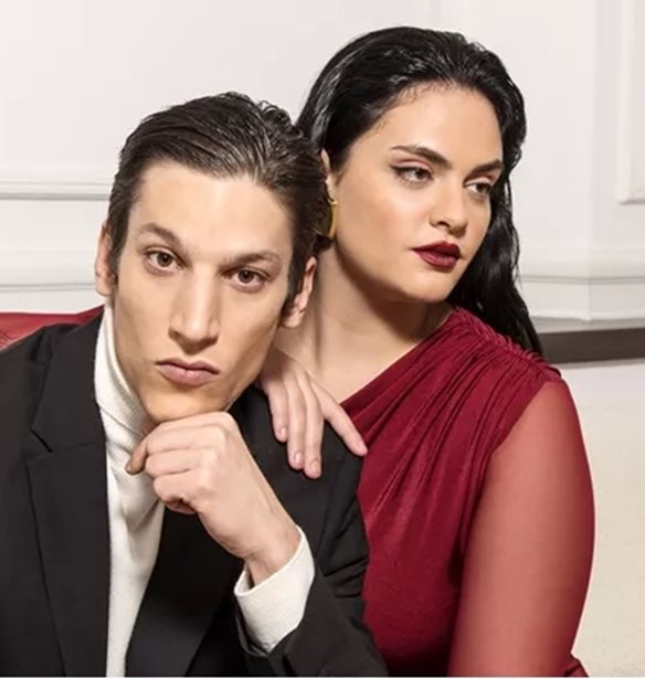 His &amp; Hers | &#x397; hairstyling &#x3C1;&#x3BF;&#x3C5;&#x3C4;&#x3AF;&#x3BD;&#x3B1; &#x3C0;&#x3BF;&#x3C5; &#x3B8;&#x3B1; &#x3C3;&#x3BF;&#x3C5; &#x3C7;&#x3B1;&#x3C1;&#x3AF;&#x3C3;&#x3B5;&#x3B9; &#x3C4;&#x3BF; &#x3C0;&#x3B9;&#x3BF; &#x3B5;&#x3BD;&#x3C4;&#x3C5;&#x3C0;&#x3C9;&#x3C3;&#x3B9;&#x3B1;&#x3BA;&#x3CC; date night look