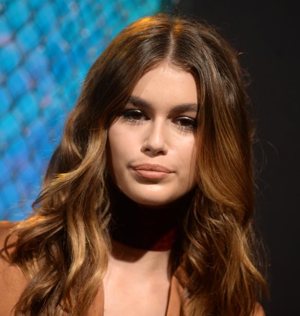 &#x3A0;&#x3BF;&#x3B9;&#x3B1; &#x3B5;&#x3AF;&#x3BD;&#x3B1;&#x3B9; &#x3B7; &#x3BA;&#x3B1;&#x3BB;&#x3CD;&#x3C4;&#x3B5;&#x3C1;&#x3B7; &#x3C3;&#x3C5;&#x3BC;&#x3B2;&#x3BF;&#x3C5;&#x3BB;&#x3AE; &#x3C0;&#x3BF;&#x3C5; &#x3AD;&#x3B4;&#x3C9;&#x3C3;&#x3B5; &#x3B7; Cindy Crawford &#x3C3;&#x3C4;&#x3B7;&#x3BD; &#x3BA;&#x3CC;&#x3C1;&#x3B7; &#x3C4;&#x3B7;&#x3C2;;