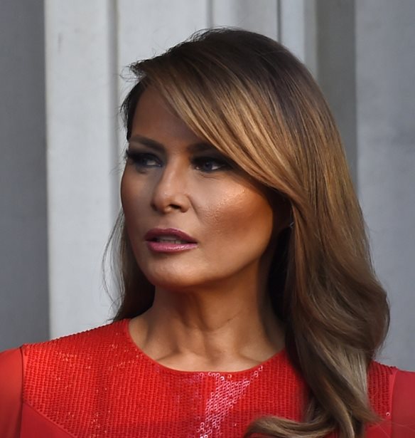 Melania Trump | &#x3A4;&#x3BF; &#x3BC;&#x3AE;&#x3BD;&#x3C5;&#x3BC;&#x3B1; &#x3C0;&#x3BF;&#x3C5; &#x3C3;&#x3C4;&#x3AD;&#x3BB;&#x3BD;&#x3B5;&#x3B9; &#x3BC;&#x3AD;&#x3C3;&#x3B1; &#x3B1;&#x3C0;&#x3CC; &#x3C4;&#x3BF; &#x3BD;&#x3AD;&#x3BF; &#x3B5;&#x3C0;&#x3AF;&#x3C3;&#x3B7;&#x3BC;&#x3BF; &#x3C0;&#x3BF;&#x3C1;&#x3C4;&#x3C1;&#x3AD;&#x3C4;&#x3BF; &#x3C4;&#x3B7;&#x3C2; &#x3C9;&#x3C2; &#x3A0;&#x3C1;&#x3CE;&#x3C4;&#x3B7; &#x39A;&#x3C5;&#x3C1;&#x3AF;&#x3B1;