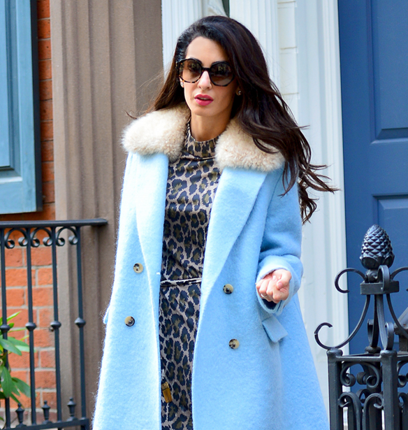 Amal Clooney: 7 &#x3C0;&#x3C1;&#x3CC;&#x3C3;&#x3C6;&#x3B1;&#x3C4;&#x3B5;&#x3C2; &#x3B5;&#x3BC;&#x3C6;&#x3B1;&#x3BD;&#x3AF;&#x3C3;&#x3B5;&#x3B9;&#x3C2; &#x3C4;&#x3B7;&#x3C2; &#x3B1;&#x3C0;&#x3CC; &#x3C4;&#x3B9;&#x3C2; &#x3BF;&#x3C0;&#x3BF;&#x3AF;&#x3B5;&#x3C2; &quot;&#x3BA;&#x3C1;&#x3B1;&#x3C4;&#x3AC;&#x3BC;&#x3B5; &#x3C3;&#x3B7;&#x3BC;&#x3B5;&#x3B9;&#x3CE;&#x3C3;&#x3B5;&#x3B9;&#x3C2;&quot;