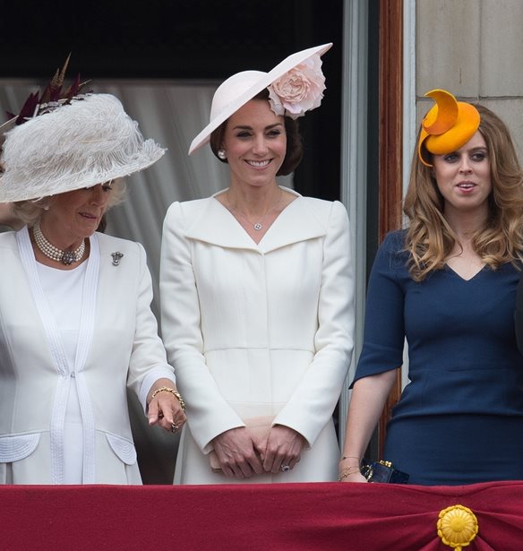 H Kate Middleton &#x3BA;&#x3B1;&#x3B9; &#x3B7; &#x3A0;&#x3C1;&#x3B9;&#x3B3;&#x3BA;&#x3AF;&#x3C0;&#x3B9;&#x3C3;&#x3C3;&#x3B1; &#x392;&#x3B5;&#x3B1;&#x3C4;&#x3C1;&#x3AF;&#x3BA;&#x3B7; &#x3AD;&#x3C7;&#x3BF;&#x3C5;&#x3BD; &#x3C4;&#x3BF; &#x3AF;&#x3B4;&#x3B9;&#x3BF; &#x3BC;&#x3B1;&#x3CD;&#x3C1;&#x3BF; &#x3C6;&#x3CC;&#x3C1;&#x3B5;&#x3BC;&#x3B1; &#x3C3;&#x3C4;&#x3B7;&#x3BD; &#x3B3;&#x3BA;&#x3B1;&#x3C1;&#x3BD;&#x3C4;&#x3B1;&#x3C1;&#x3CC;&#x3BC;&#x3C0;&#x3B1; &#x3C4;&#x3BF;&#x3C5;&#x3C2;