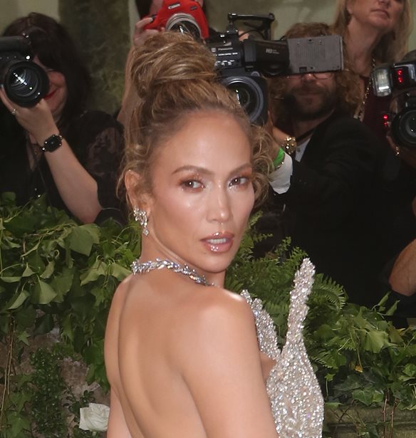 Jennifer Lopez | &#x397; &#x3B1;&#x3C0;&#x3B1;&#x3BE;&#x3B9;&#x3C9;&#x3C4;&#x3B9;&#x3BA;&#x3AE; &#x3C3;&#x3C4;&#x3AC;&#x3C3;&#x3B7; &#x3B1;&#x3C0;&#x3AD;&#x3BD;&#x3B1;&#x3BD;&#x3C4;&#x3B9; &#x3C3;&#x3B5; &#x3B4;&#x3B7;&#x3BC;&#x3BF;&#x3C3;&#x3B9;&#x3BF;&#x3B3;&#x3C1;&#x3AC;&#x3C6;&#x3BF; &#x3C0;&#x3BF;&#x3C5; &#x3AD;&#x3B3;&#x3B9;&#x3BD;&#x3B5; viral &#x3C3;&#x3C4;&#x3BF; TikTok (&#x3B2;&#x3AF;&#x3BD;&#x3C4;&#x3B5;&#x3BF;)