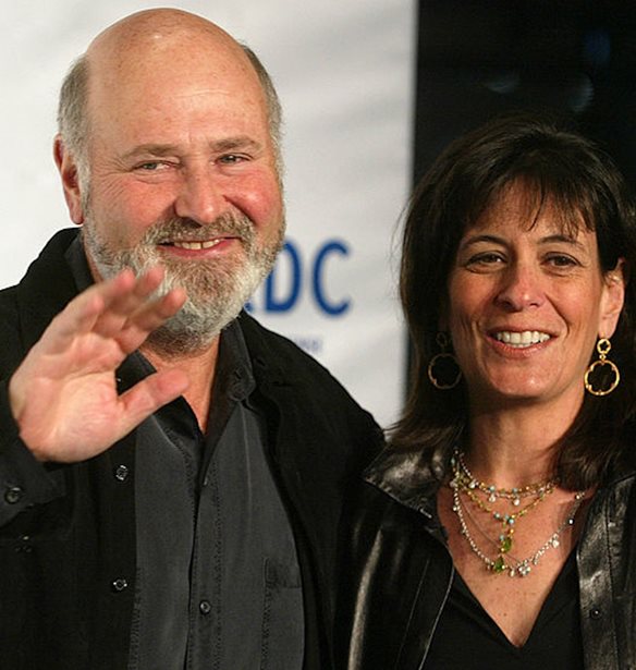 &#x39D;&#x3B5;&#x3BA;&#x3C1;&#x3BF;&#x3AF; &#x3B2;&#x3C1;&#x3AD;&#x3B8;&#x3B7;&#x3BA;&#x3B1;&#x3BD; &#x3BF; &#x3C3;&#x3BA;&#x3B7;&#x3BD;&#x3BF;&#x3B8;&#x3AD;&#x3C4;&#x3B7;&#x3C2; &#x3C4;&#x3BF;&#x3C5; &#x3A7;&#x3CC;&#x3BB;&#x3B9;&#x3B3;&#x3BF;&#x3C5;&#x3BD;&#x3C4; Rob Reiner &#x3BA;&#x3B1;&#x3B9; &#x3B7; &#x3C3;&#x3CD;&#x3B6;&#x3C5;&#x3B3;&#x3CC;&#x3C2; &#x3C4;&#x3BF;&#x3C5; &#x39C;&#x3B9;chelle &#x3C3;&#x3C4;&#x3BF; &#x3C3;&#x3C0;&#x3AF;&#x3C4;&#x3B9; &#x3C4;&#x3BF;&#x3C5;&#x3C2; &#x3C3;&#x3C4;&#x3BF; &#x39B;&#x3BF;&#x3C2; &#x386;&#x3BD;&#x3C4;&#x3B6;&#x3B5;&#x3BB;&#x3B5;&#x3C2;.