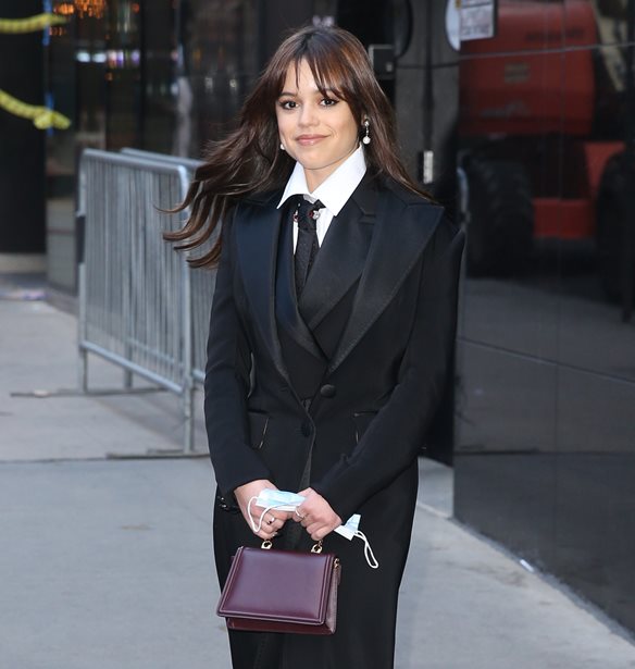 Jenna Ortega - Johnny Depp | &#x395;&#x3AF;&#x3BD;&#x3B1;&#x3B9; &#x3C4;&#x3BF; &#x3BD;&#x3AD;&#x3BF; &#x3B6;&#x3B5;&#x3C5;&#x3B3;&#x3AC;&#x3C1;&#x3B9; &#x3C4;&#x3BF;&#x3C5; Hollywood;