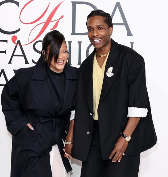 Rihanna | &#x3A0;&#x3C1;&#x3CE;&#x3C4;&#x3B7; &#x3B5;&#x3BC;&#x3C6;&#x3AC;&#x3BD;&#x3B9;&#x3C3;&#x3B7; &#x3C3;&#x3C4;&#x3BF; &#x3BA;&#x3CC;&#x3BA;&#x3BA;&#x3B9;&#x3BD;&#x3BF; &#x3C7;&#x3B1;&#x3BB;&#x3AF; &#x3BC;&#x3B5;&#x3C4;&#x3AC; &#x3C4;&#x3B7; &#x3B3;&#x3AD;&#x3BD;&#x3BD;&#x3B7;&#x3C3;&#x3B7; &#x3C4;&#x3B7;&#x3C2; &#x3BA;&#x3CC;&#x3C1;&#x3B7;&#x3C2; &#x3C4;&#x3B7;&#x3C2;