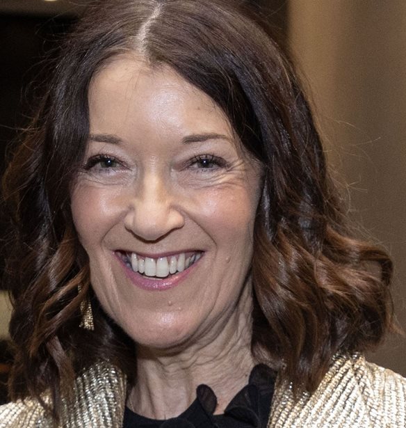 &#x3A3;&#x3C5;&#x3B6;&#x3AE;&#x3C4;&#x3B7;&#x3C3;&#x3B7; &#x3BC;&#x3B5; &#x3C4;&#x3B7; Victoria Hislop | &#x397; &#x3C3;&#x3C5;&#x3B3;&#x3B3;&#x3C1;&#x3B1;&#x3C6;&#x3AD;&#x3B1;&#x3C2; &#x3AE;&#x3C4;&#x3B1;&#x3BD; &#x3B7; ambassador &#x3C4;&#x3B7;&#x3C2; &#x391;&#x3B3;&#x3BF;&#x3C1;&#x3AC;&#x3C2; &#x3C4;&#x3BF;&#x3C5; 65&#x3BF;&#x3C5; &#x3A6;&#x3B5;&#x3C3;&#x3C4;&#x3B9;&#x3B2;&#x3AC;&#x3BB; &#x39A;&#x3B9;&#x3BD;&#x3B7;&#x3BC;&#x3B1;&#x3C4;&#x3BF;&#x3B3;&#x3C1;&#x3AC;&#x3C6;&#x3BF;&#x3C5; &#x398;&#x3B5;&#x3C3;&#x3C3;&#x3B1;&#x3BB;&#x3BF;&#x3BD;&#x3AF;&#x3BA;&#x3B7;&#x3C2;