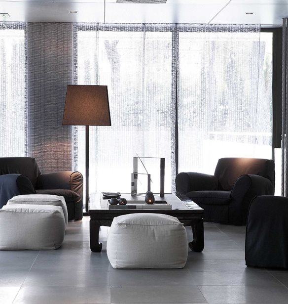 &#x39F; &#x3AD;&#x3C1;&#x3C9;&#x3C4;&#x3B1;&#x3C2; &#x3B3;&#x3B9;&#x3BF;&#x3C1;&#x3C4;&#x3AC;&#x3B6;&#x3B5;&#x3B9; &#x3C3;&#x3C4;&#x3BF; Life Gallery Athens