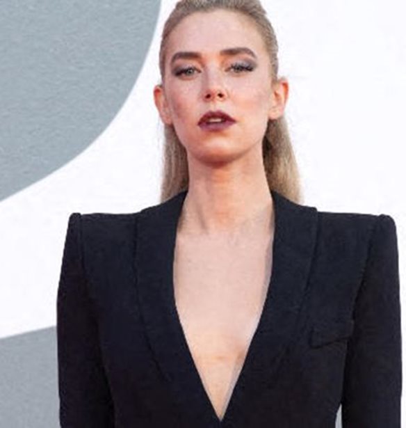 Vanessa Kirby | To glamorous beauty look &#x3C0;&#x3BF;&#x3C5; &#x3BB;&#x3B1;&#x3C4;&#x3C1;&#x3AD;&#x3C8;&#x3B1;&#x3BC;&#x3B5;